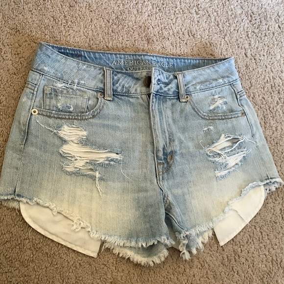 American Eagle Distressed Shortie Jean Shorts Size 2 - Picture 2 of 11